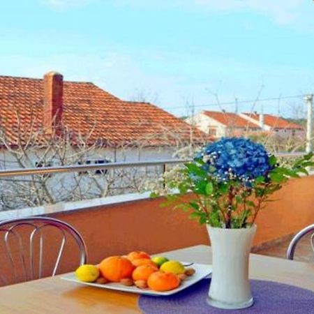 Holiday Apartment Lungomare Привлака Екстериор снимка