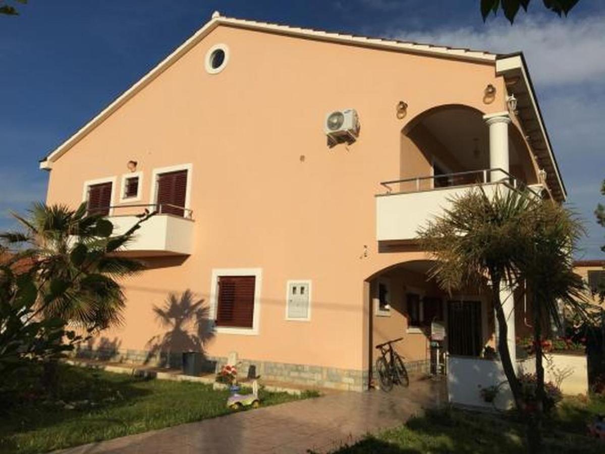 Holiday Apartment Lungomare Привлака Екстериор снимка