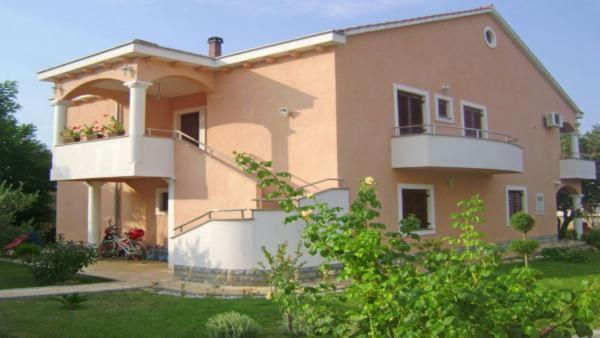 Holiday Apartment Lungomare Привлака Екстериор снимка