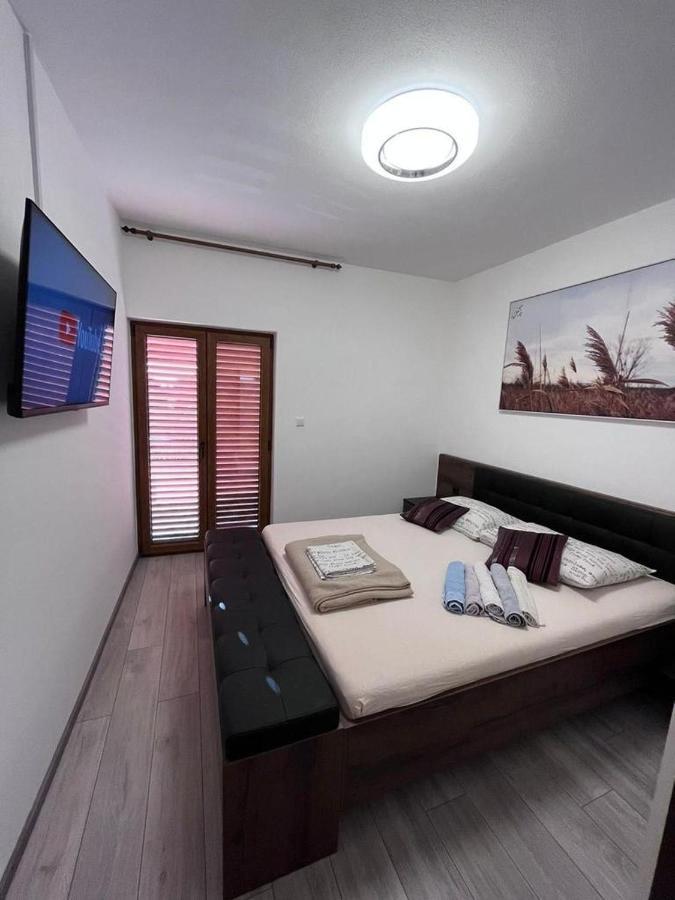 Holiday Apartment Lungomare Привлака Екстериор снимка