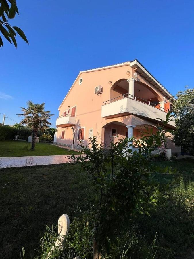 Holiday Apartment Lungomare Привлака Екстериор снимка